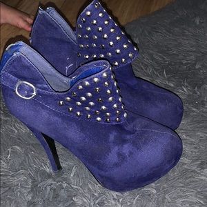 Heel boots